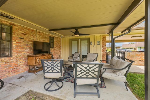 201 Aspen Dr, Houma, LA 70360