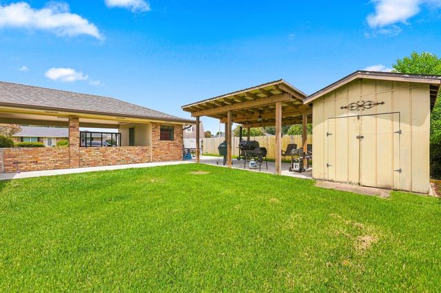 201 Aspen Dr, Houma, LA 70360