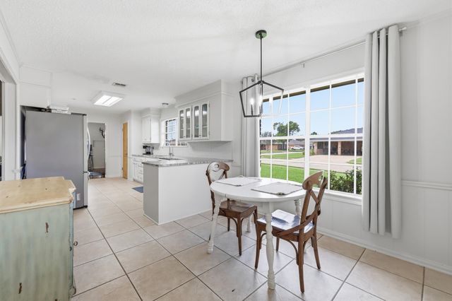 201 Aspen Dr, Houma, LA 70360