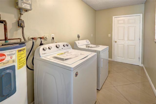 8859 NW 3rd Court, Coral Springs, FL 33071