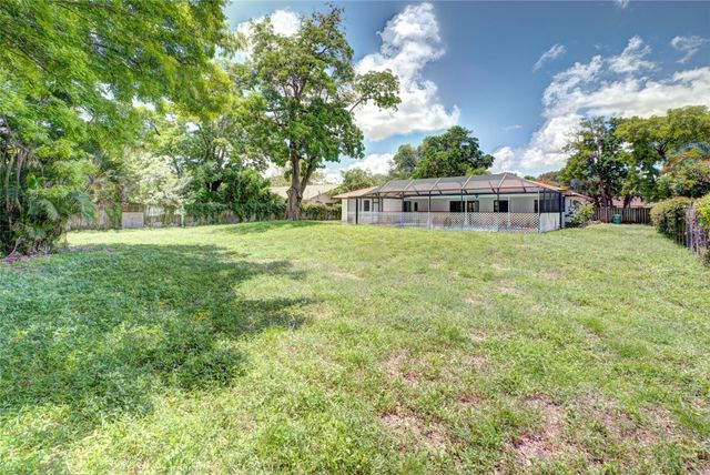 8859 NW 3rd Court, Coral Springs, FL 33071