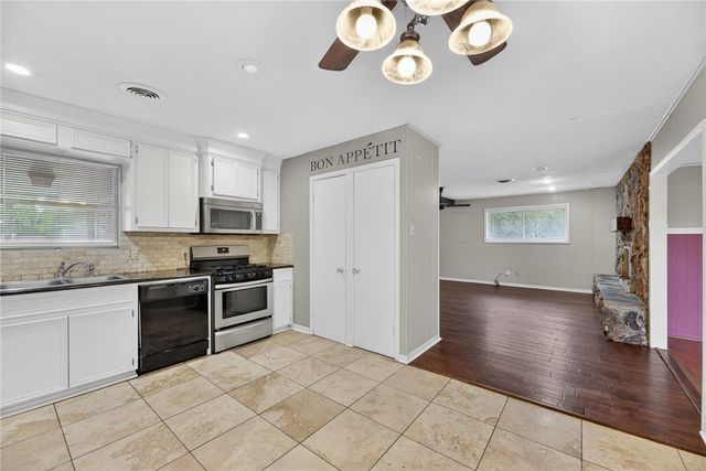322 Waverly Dr, Corpus Christi, TX 78412