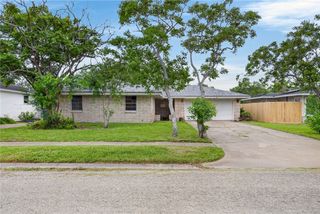 322 Waverly Dr, Corpus Christi, TX 78412