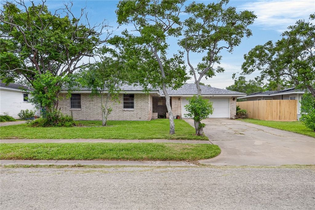 322 Waverly Dr, Corpus Christi, TX 78412