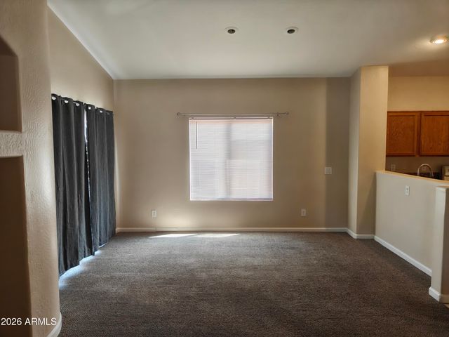 932 W CARTER Road, Phoenix, AZ 85041