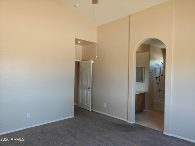 932 W CARTER Road, Phoenix, AZ 85041
