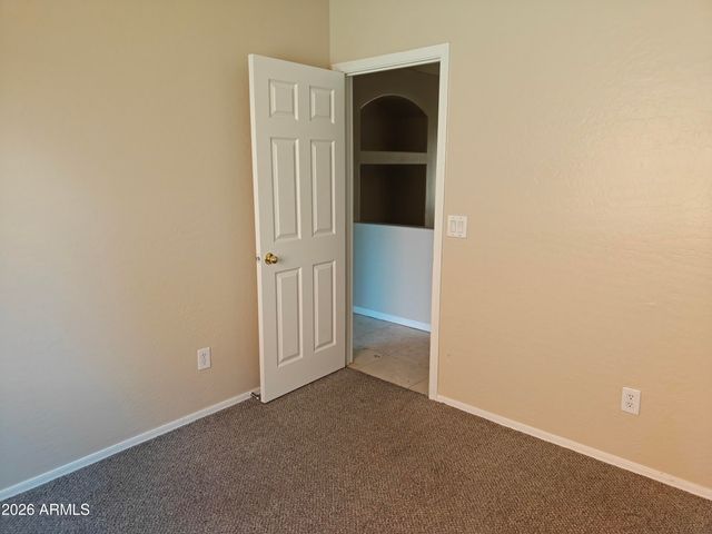932 W CARTER Road, Phoenix, AZ 85041