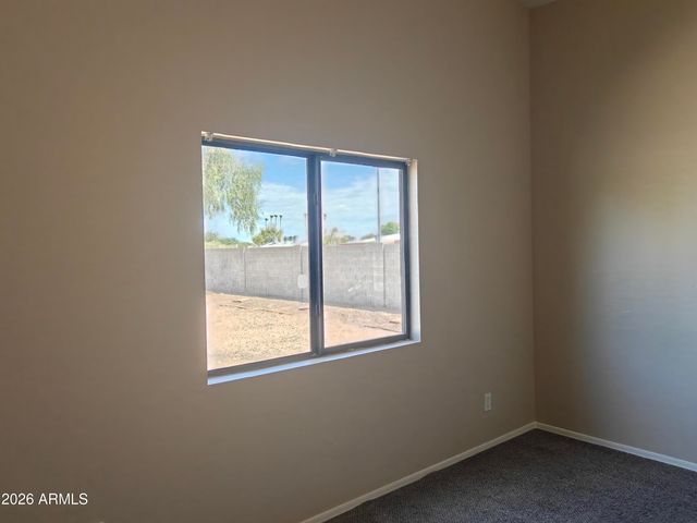 932 W CARTER Road, Phoenix, AZ 85041