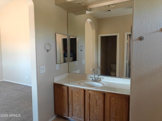 932 W CARTER Road, Phoenix, AZ 85041
