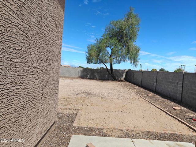 932 W CARTER Road, Phoenix, AZ 85041
