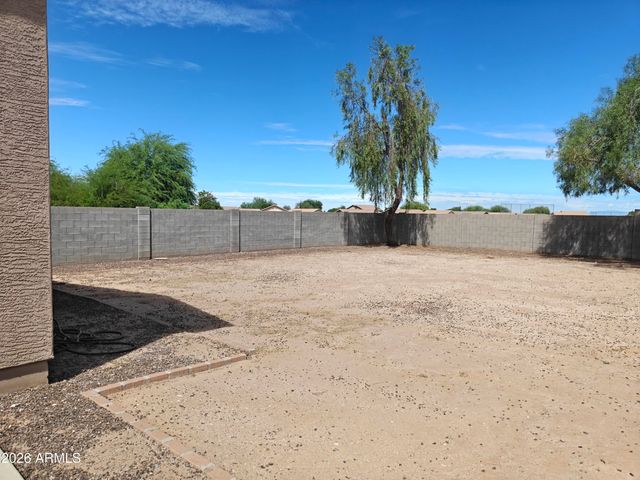 932 W CARTER Road, Phoenix, AZ 85041