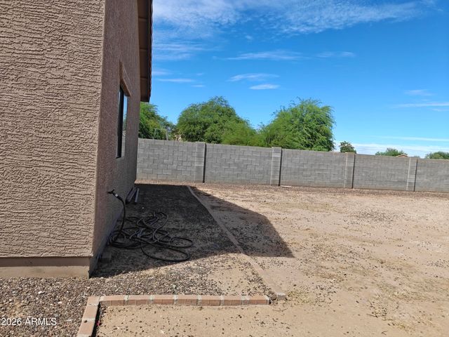 932 W CARTER Road, Phoenix, AZ 85041