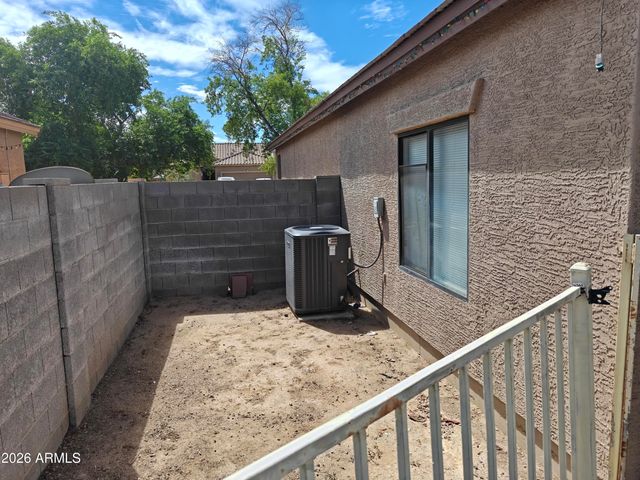 932 W CARTER Road, Phoenix, AZ 85041
