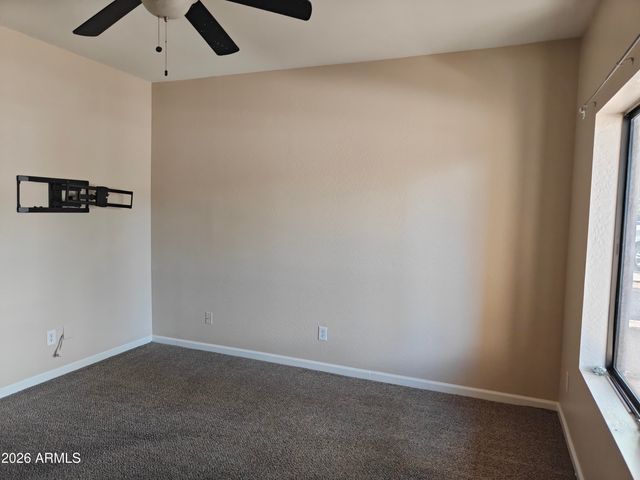 932 W CARTER Road, Phoenix, AZ 85041
