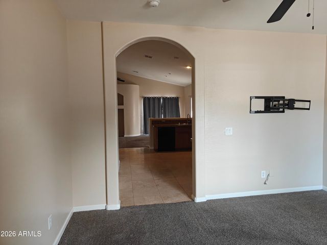 932 W CARTER Road, Phoenix, AZ 85041