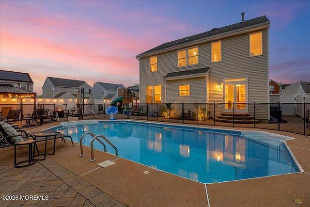 2 Devonshire Drive, Hazlet, NJ 07730