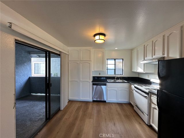 950 10th Street C, Huntington Beach, CA 92648