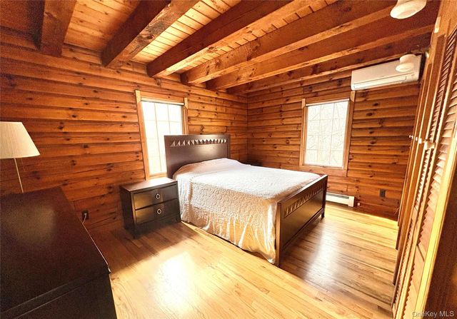 33 O'Brian Road, Middletown, NY 10940