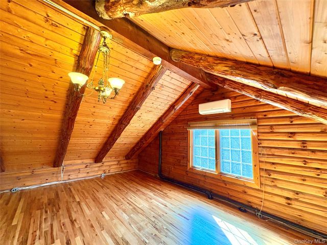 33 O'Brian Road, Middletown, NY 10940