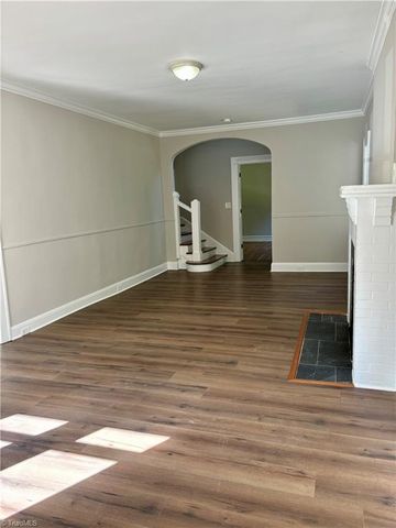 1300 W Market Street, Greensboro, NC 27403