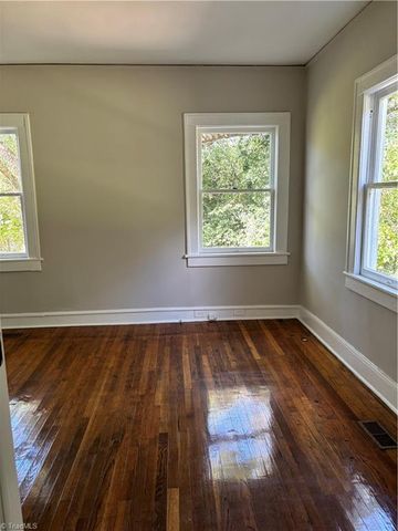 1300 W Market Street, Greensboro, NC 27403