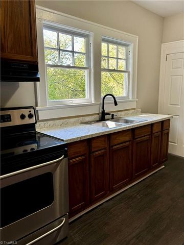 1300 W Market Street, Greensboro, NC 27403