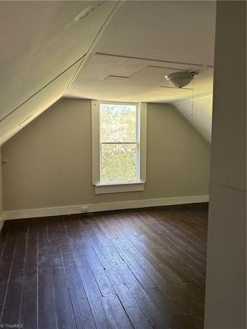 1300 W Market Street, Greensboro, NC 27403