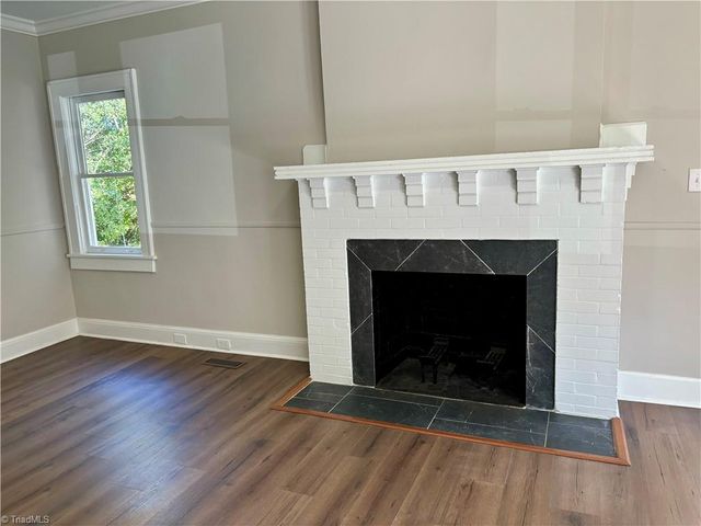 1300 W Market Street, Greensboro, NC 27403