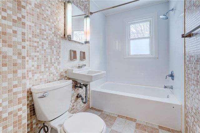 3482-3484 Lake Ave, Rochester, NY 14612