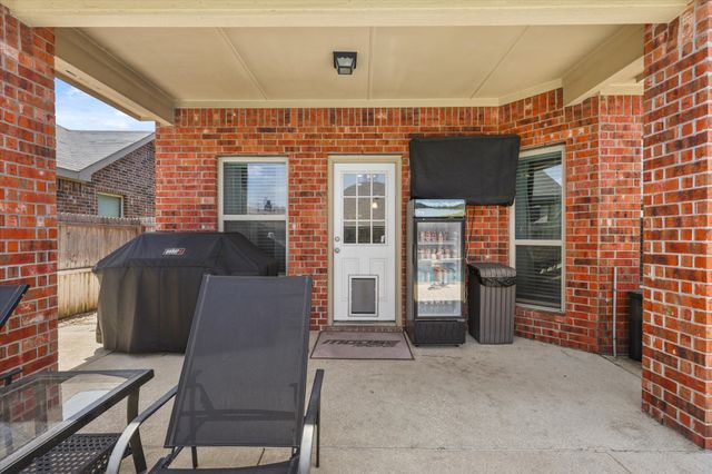 8805 Deadwood Lane, Aubrey, TX 76227