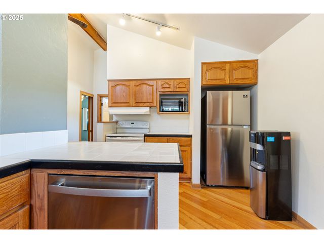 721 COLE Rd, Oakland, OR 97462