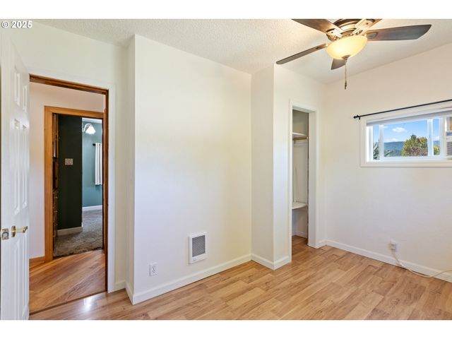 721 COLE Rd, Oakland, OR 97462