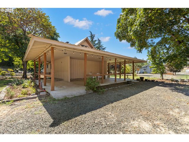 721 COLE Rd, Oakland, OR 97462