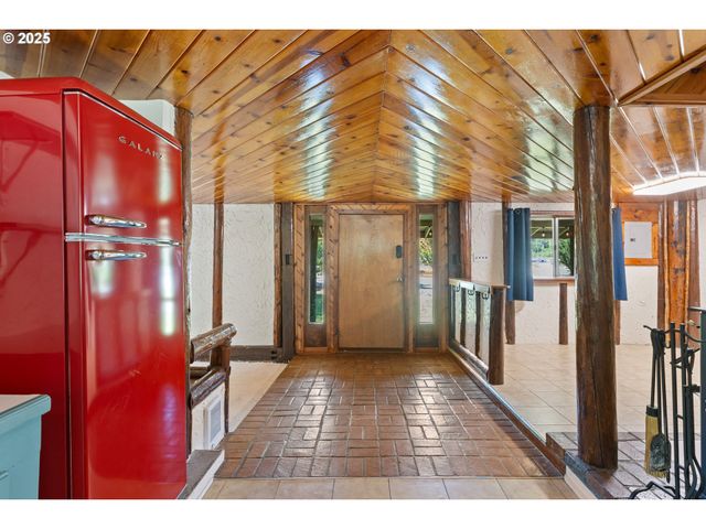 721 COLE Rd, Oakland, OR 97462