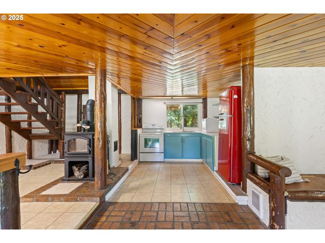 721 COLE Rd, Oakland, OR 97462