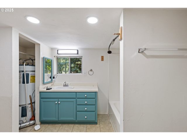 721 COLE Rd, Oakland, OR 97462