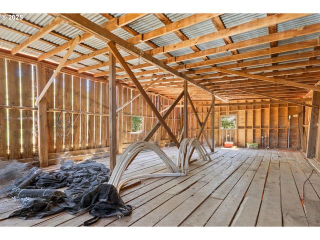 721 COLE Rd, Oakland, OR 97462