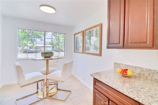 1022 W Grovecenter, West Covina, CA 91790
