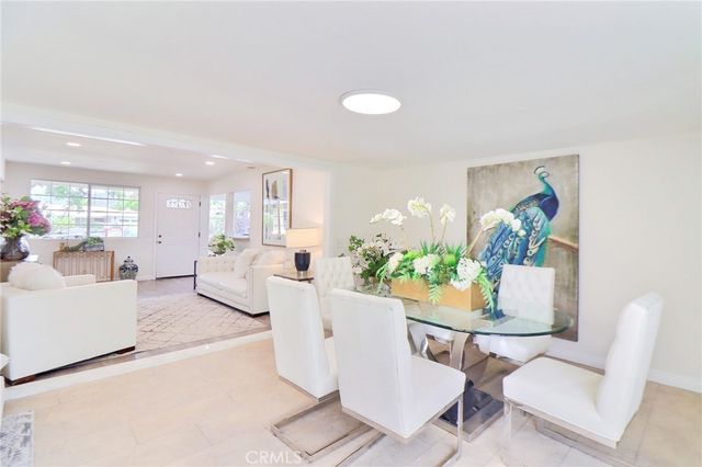 1022 W Grovecenter, West Covina, CA 91790