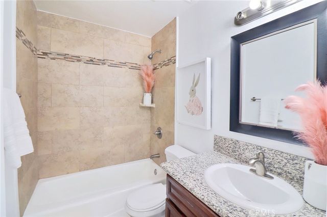 1022 W Grovecenter, West Covina, CA 91790