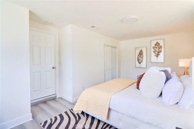 1022 W Grovecenter, West Covina, CA 91790