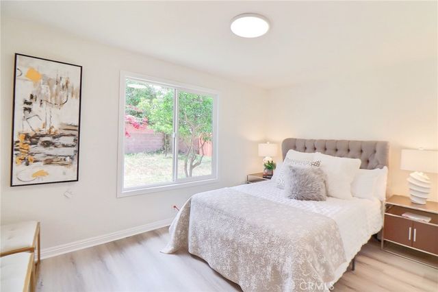 1022 W Grovecenter, West Covina, CA 91790