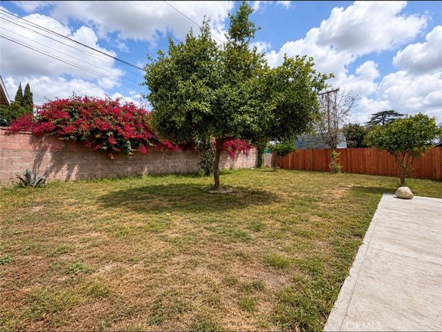 1022 W Grovecenter, West Covina, CA 91790