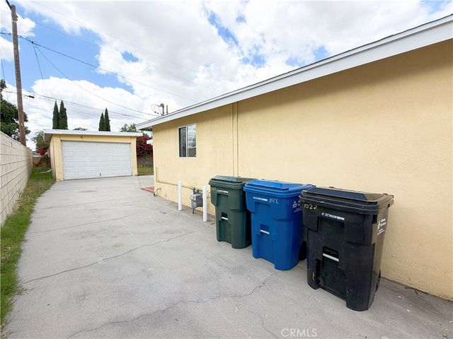 1022 W Grovecenter, West Covina, CA 91790