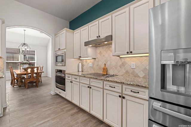 221 Ludwig Dr, Boerne, TX 78006