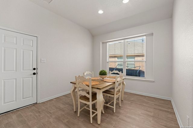 221 Ludwig Dr, Boerne, TX 78006