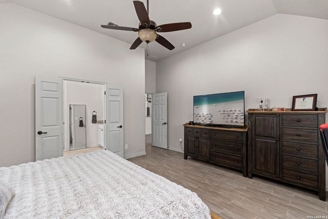 221 Ludwig Dr, Boerne, TX 78006