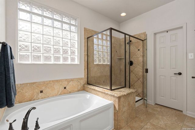 221 Ludwig Dr, Boerne, TX 78006