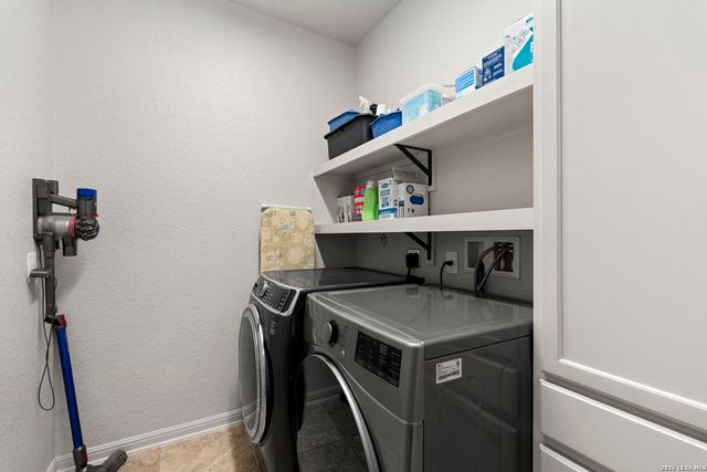 221 Ludwig Dr, Boerne, TX 78006