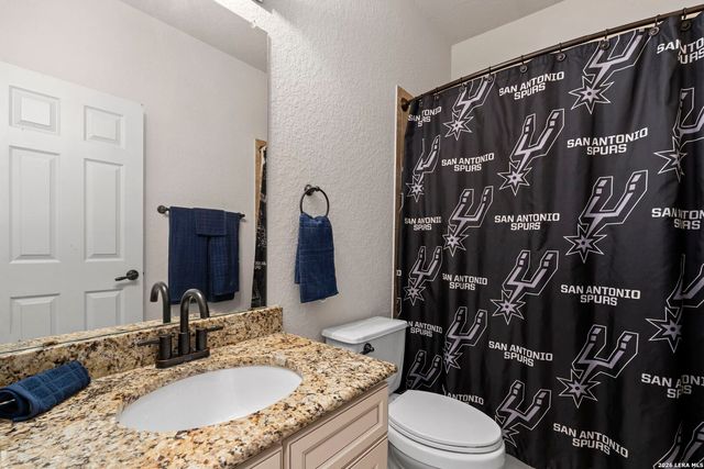 221 Ludwig Dr, Boerne, TX 78006